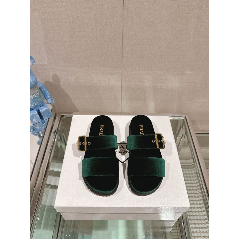 Pra*a sandals
